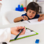 El valor del material didáctico de madera en la Psicología infantil